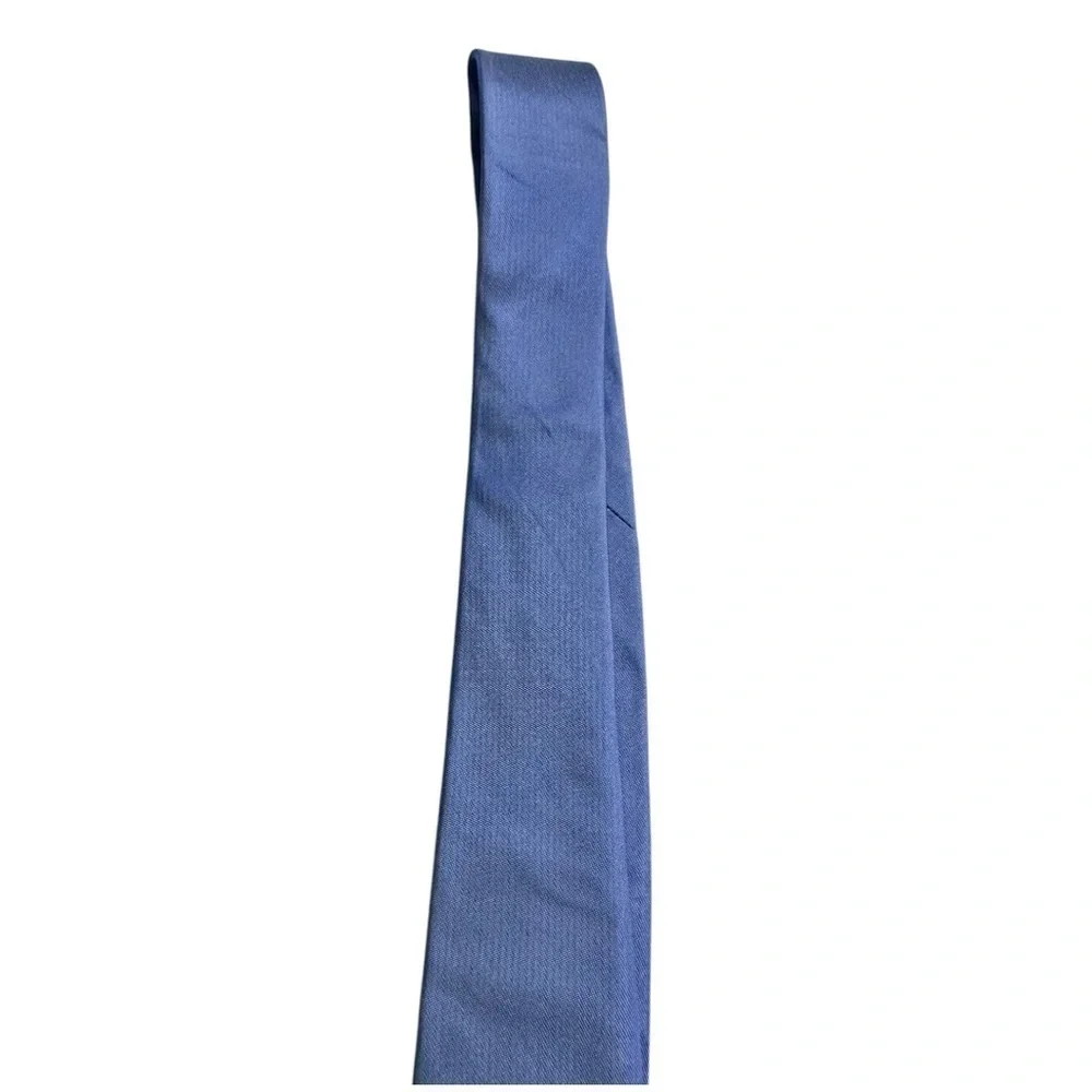 Van Heusen- Solid Blue 100% Silk Stain Resistant Tie